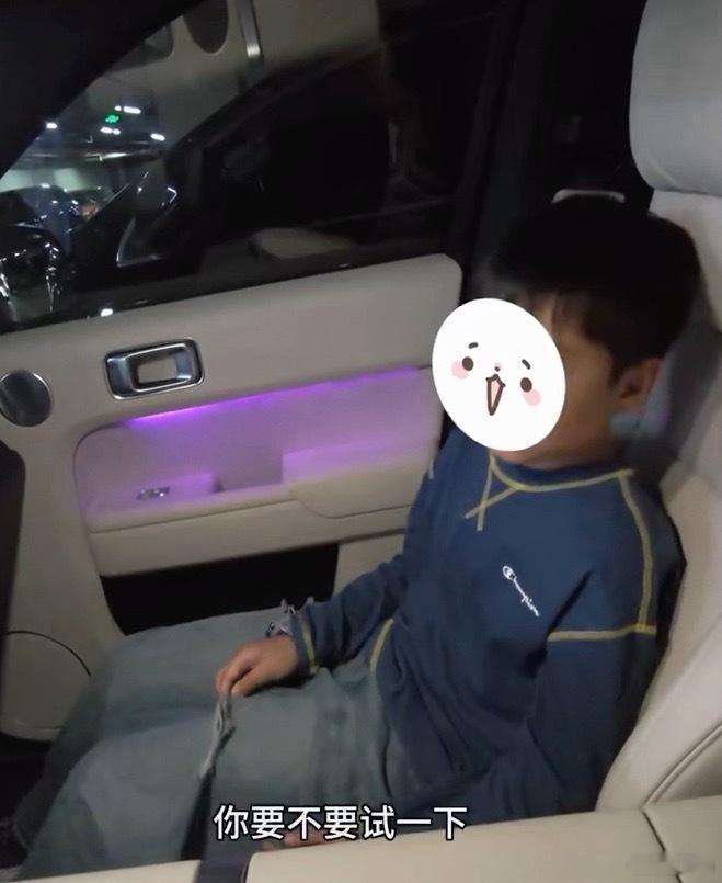 不管哪家的，拿孩子拍视频测试零重力折叠的，有一个算一个全部都不是好东西，闲的没事