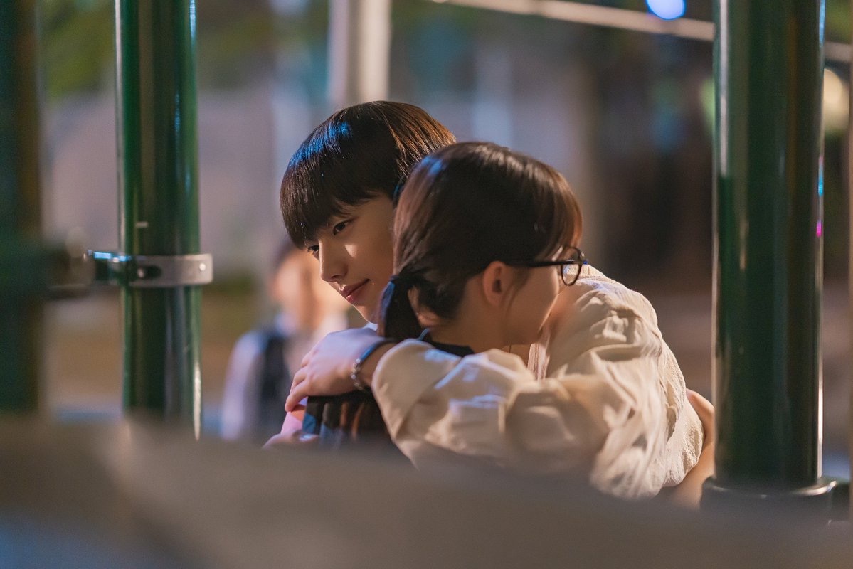 第9-10集预告照宇妍基正谈恋爱被弟弟抓包，弟弟极力反对，还把姐姐和男二配对屎基