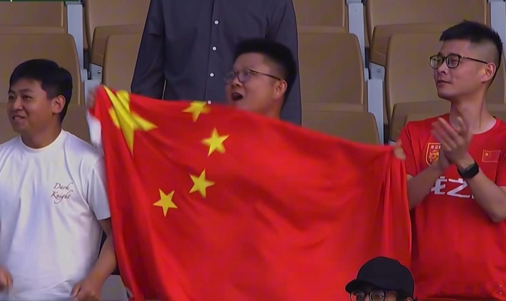 虽说数据难看，但结果是美好的。实力不如对手，那就得动脑子，讲战术，靠拼劲，u23