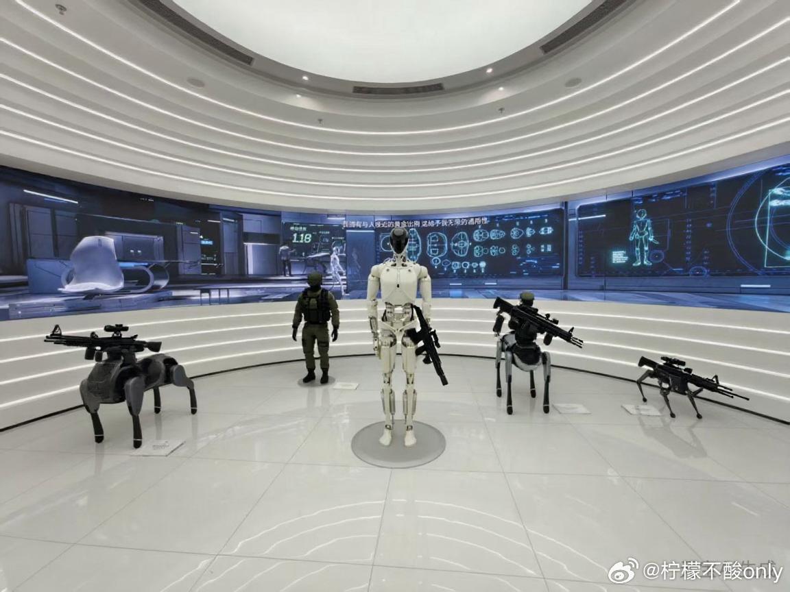 不服就干！何小鹏首次披露物理AI巨大进展小鹏机器人会走猫步太像人了微博汽车[超话