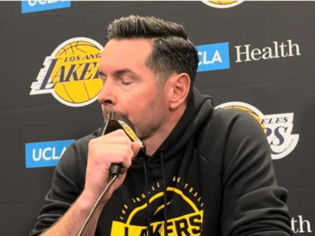 雷迪克死心了，这话湖人球迷听了透心凉啊！
今天对阵雷霆赛前，湖人主教练雷迪克接受