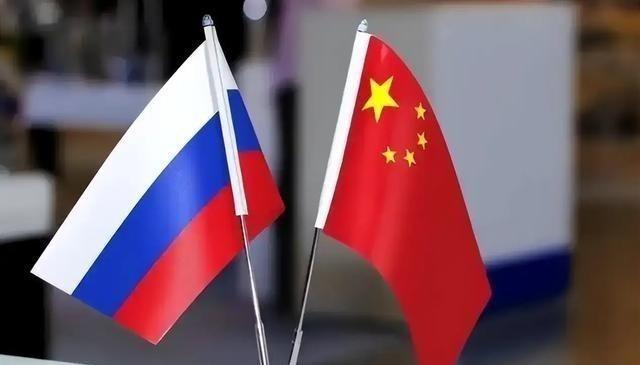 终于明白我国为什么一直没有援助俄罗斯，一位俄罗斯专家早已给出了答案：中国并非俄罗