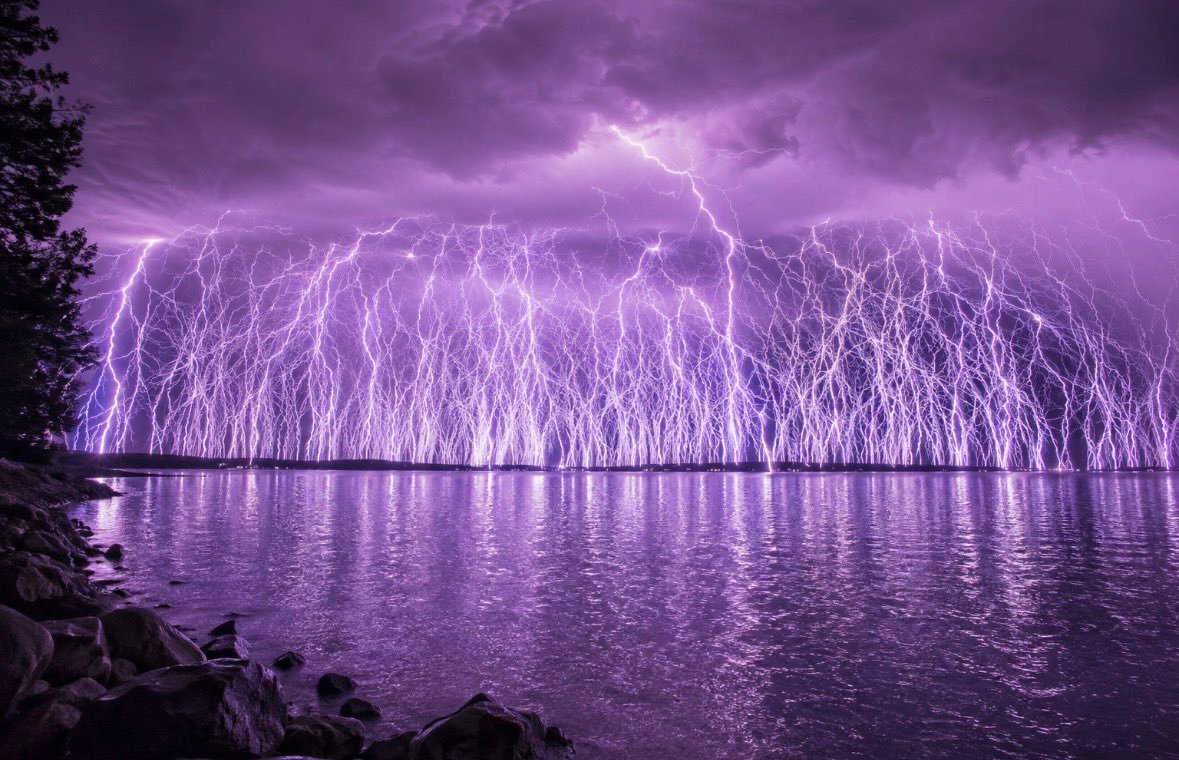 地球上有一个地方，每小时遭受280次雷击，它就是委内瑞拉的马拉开波湖上，一年中多