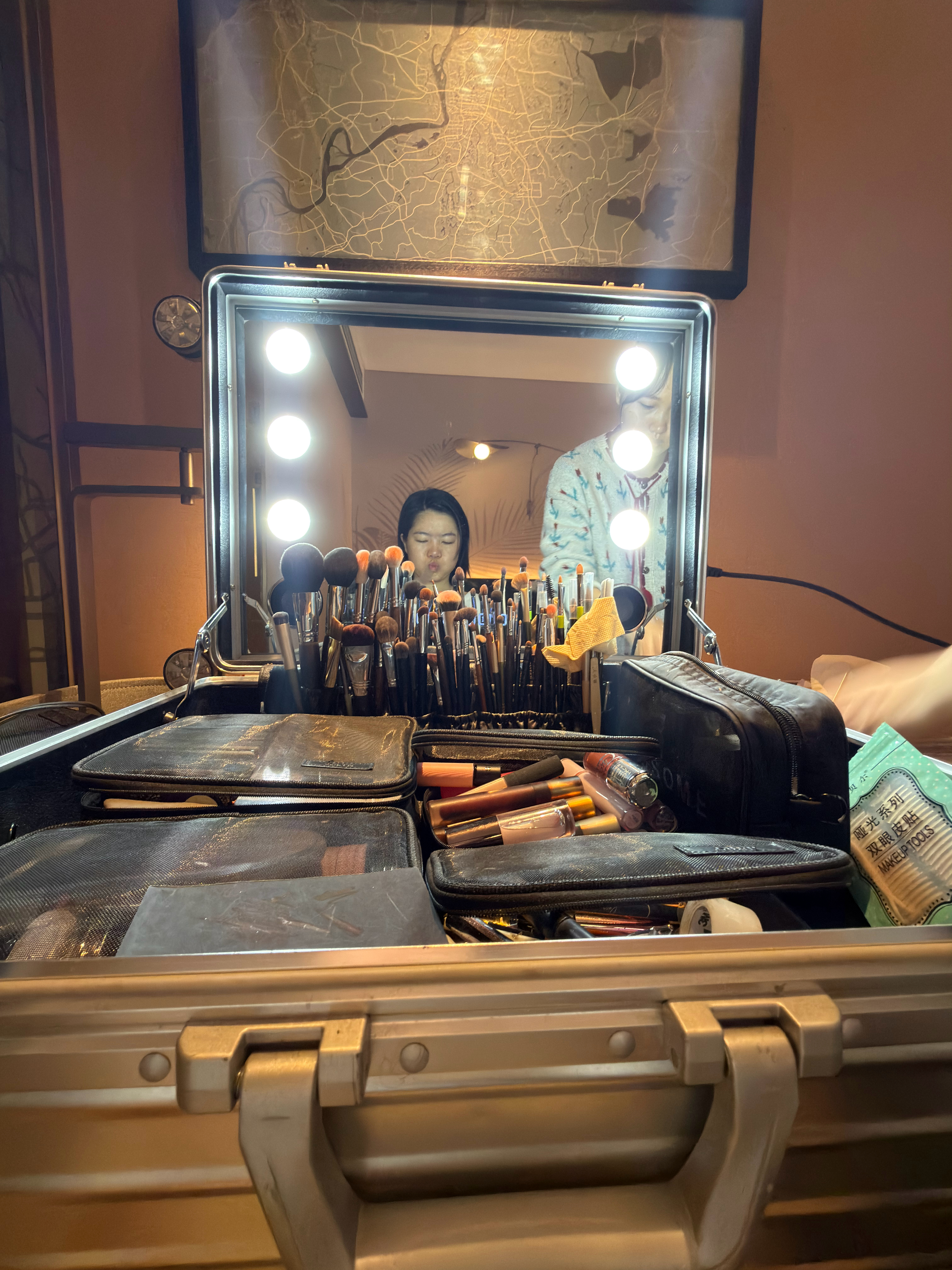 早睡早起~化完妆坐飞机去趟广州~ 芜湖