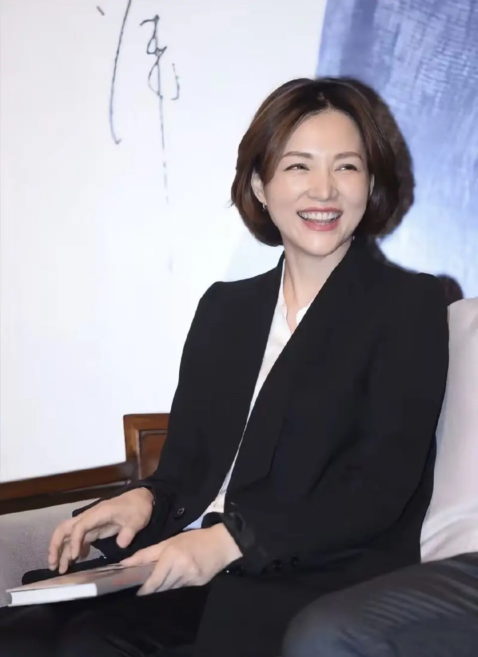 喜欢董卿老师的笑。