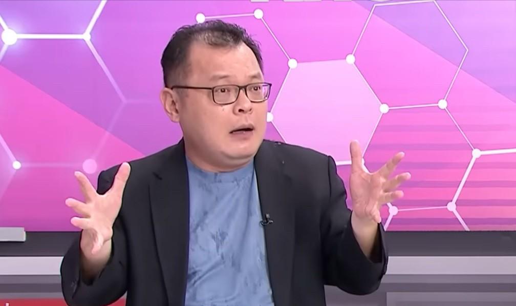 陈挥文痛批郑丽文、傅崐萁、韩国瑜对美前倨后恭。
资深媒体人陈挥文9月21日中午在