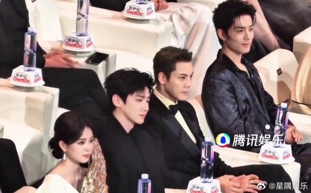 赵露思的二番男主咖位提升的这么快，都做到这个位置了 