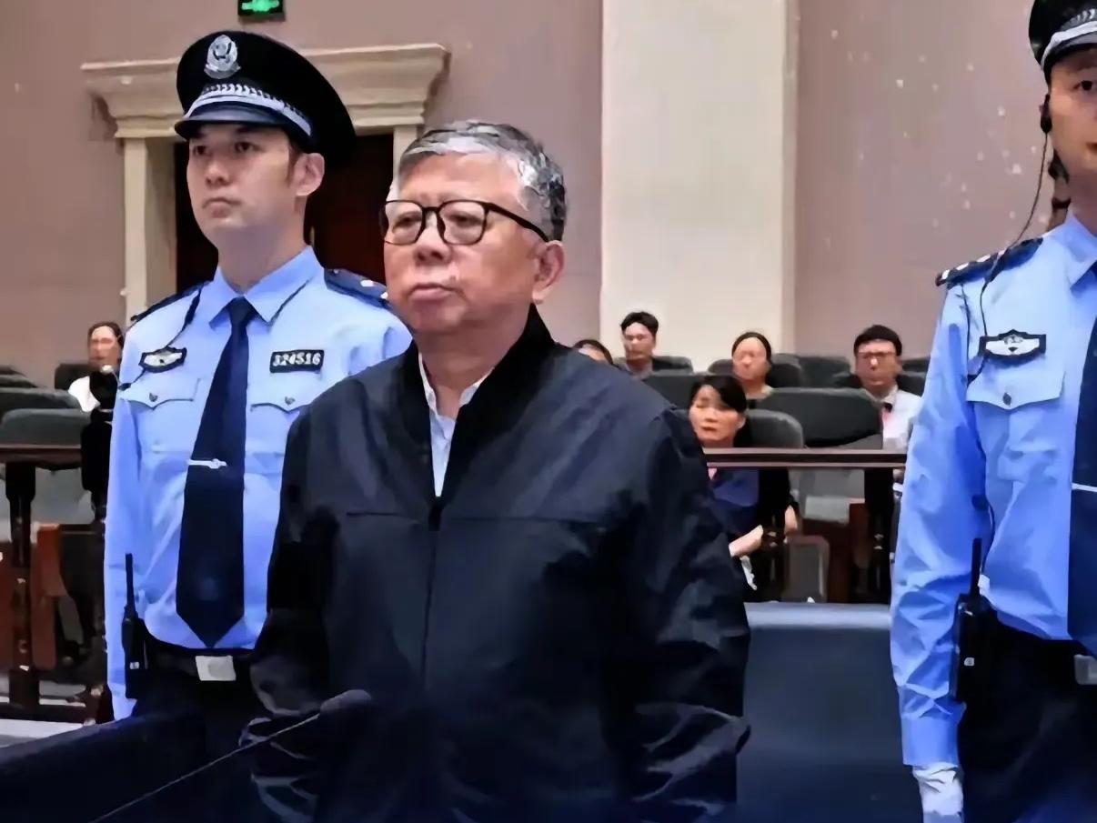 巨贪官污吏杨有林刻画了腐败分子三十年的具体操作！

他什么都干了，凡是腐败分子干