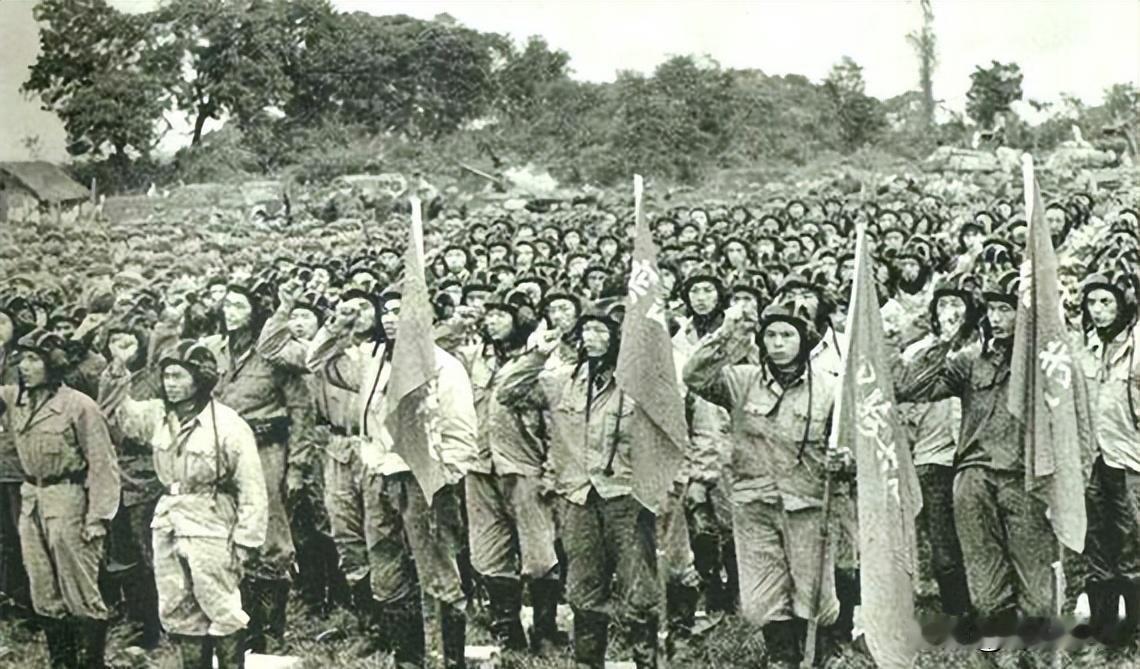 彭总下令全军女兵离队，全场无人敢言，唯独廖汉生当众硬怼！
 
当时彭德怀下令要求