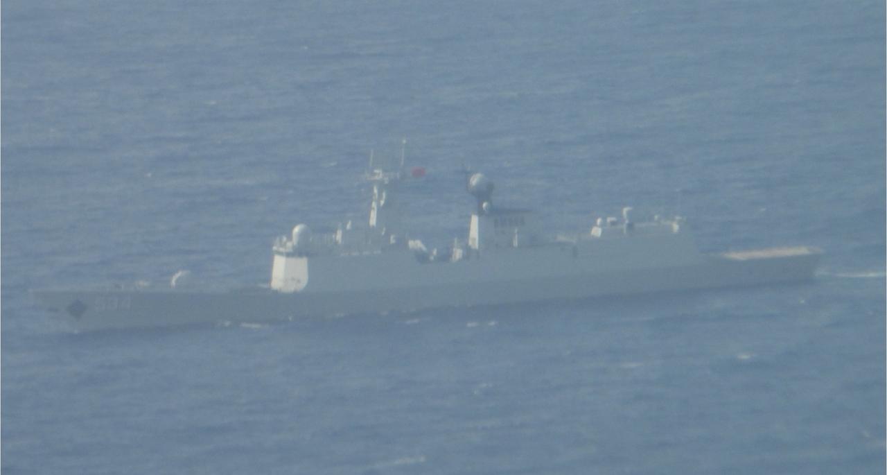 4月27日，151“郑州”号导弹驱逐舰、534“宝鸡”号导弹护卫舰等组成的编队接