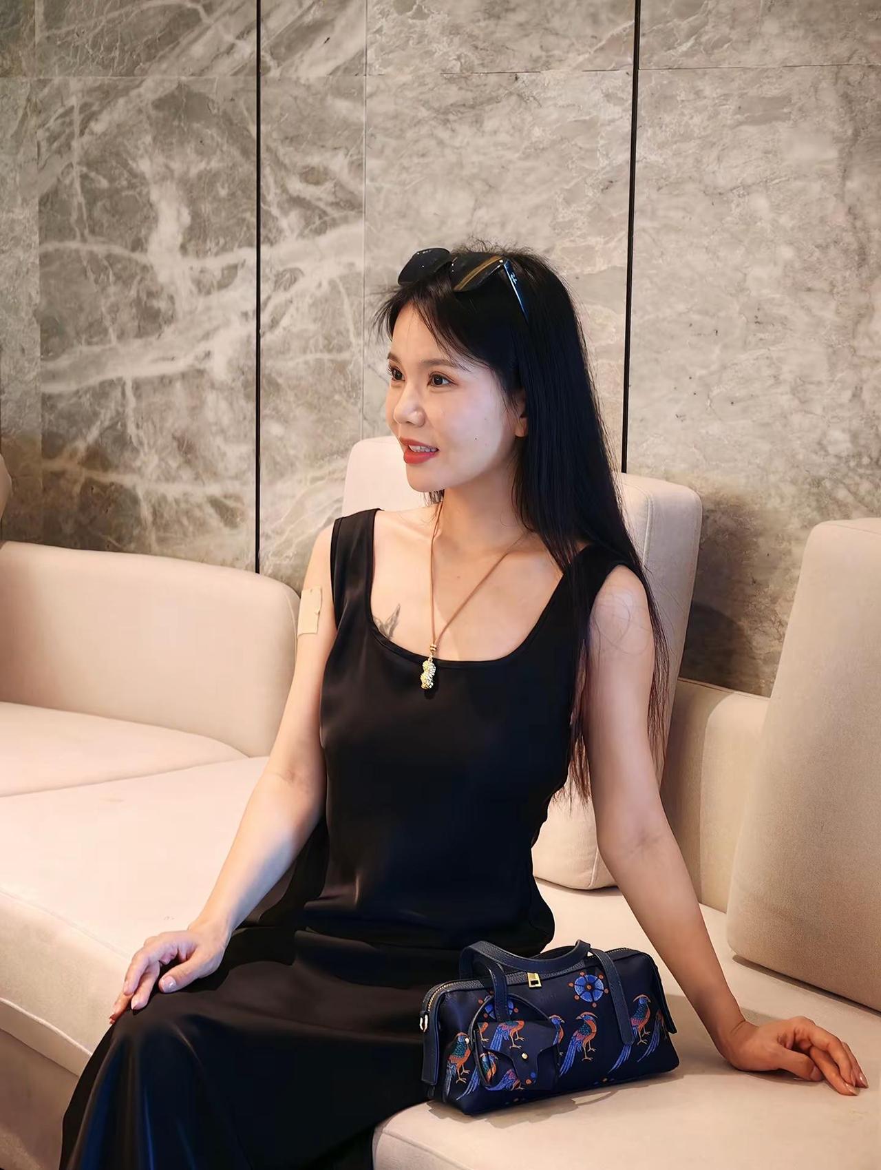 是翟鸟啊，新款原创包型要上线啦！11号上午8点半记得来蹲哦～长期主义穿搭 宋锦 