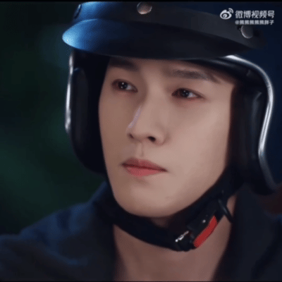 李昀锐邢武的光走了电视剧耀眼 目送光芒离去的瞬间，邢武没有过多言语，只剩满心不舍