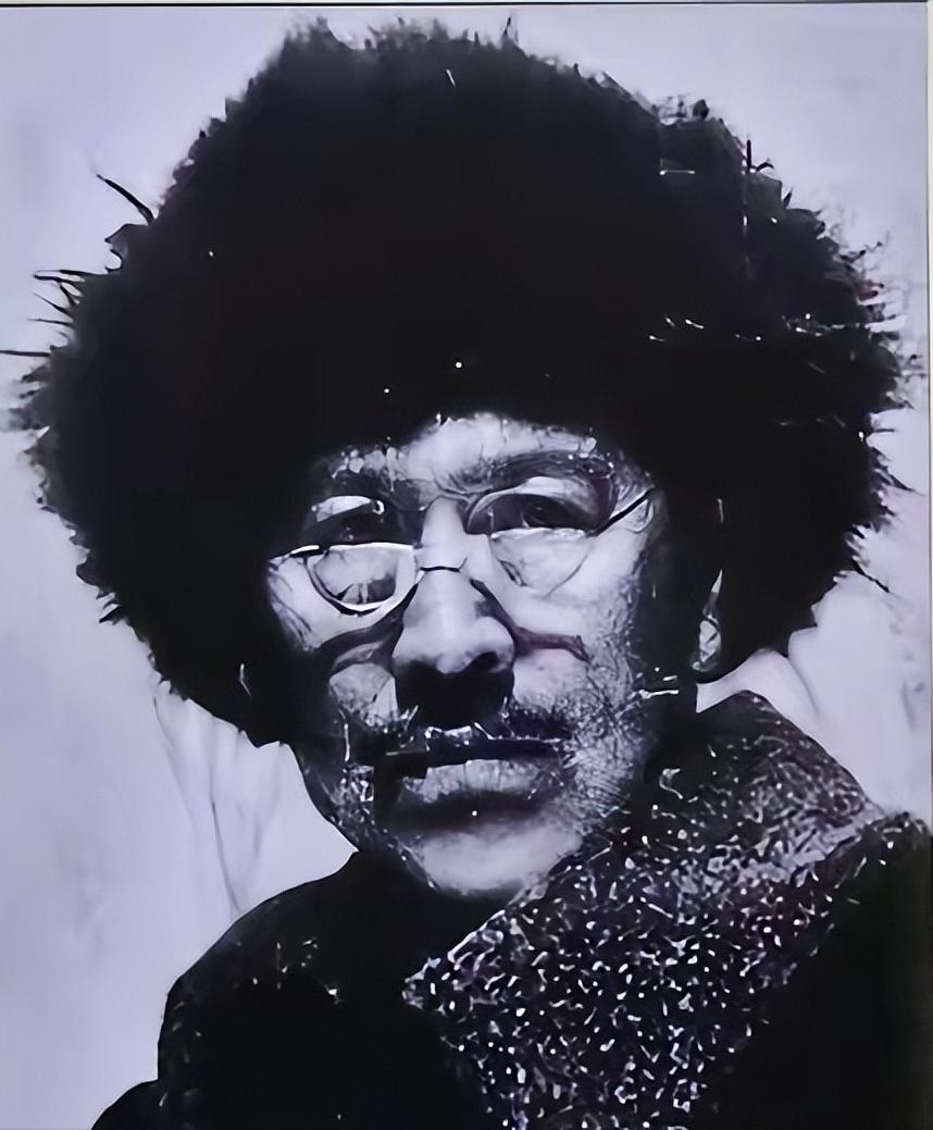 [中国赞]1937年，67岁的大地主戴万龄被日军擒获，为防其逃脱，日军竟用铁丝一