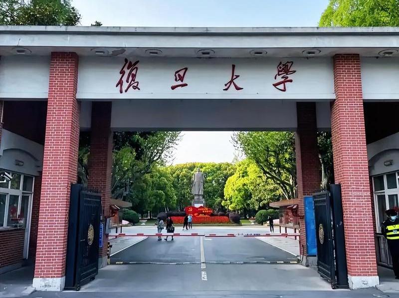 复旦大学这一技术发明，将使机器人从人工智能迭代出“真人”，最终蝶变成“超人”，这