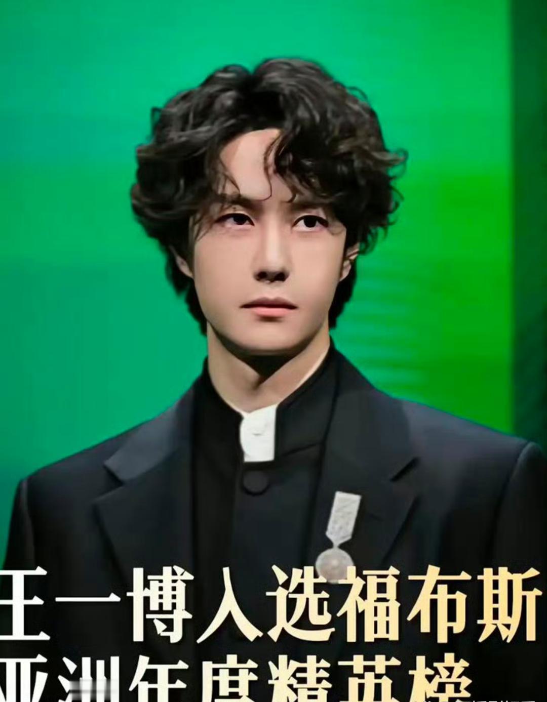 感觉王一博跟内娱很多艺人都不太一样。别人忙着跑红毯、拍杂志、赶颁奖礼，或者盯着剧