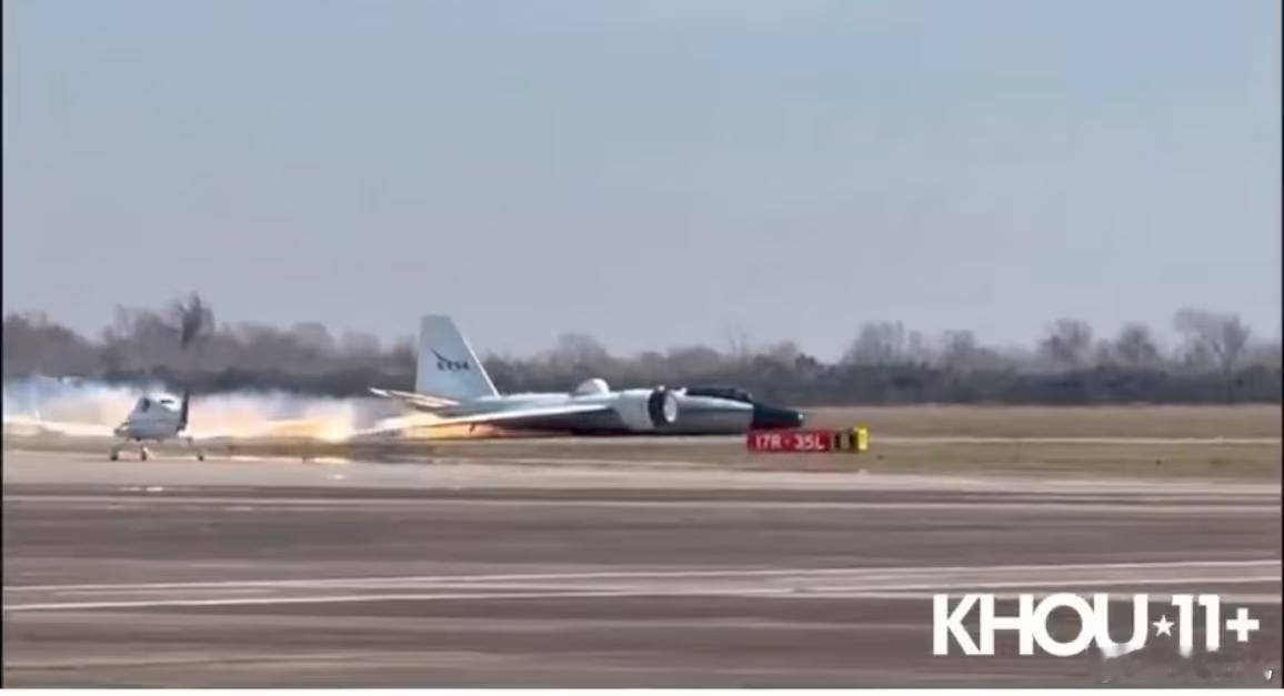 NASA的一架WB-57飞机在着陆中无法打开起落架，只能迫降。还好没有人员伤亡，