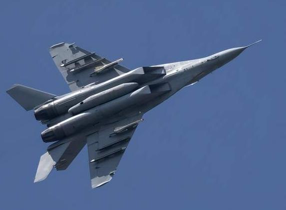 欧洲国家已经傻眼！武契奇硬气通告全球：中国超音速导弹已经到货

欧洲这回盯着塞尔