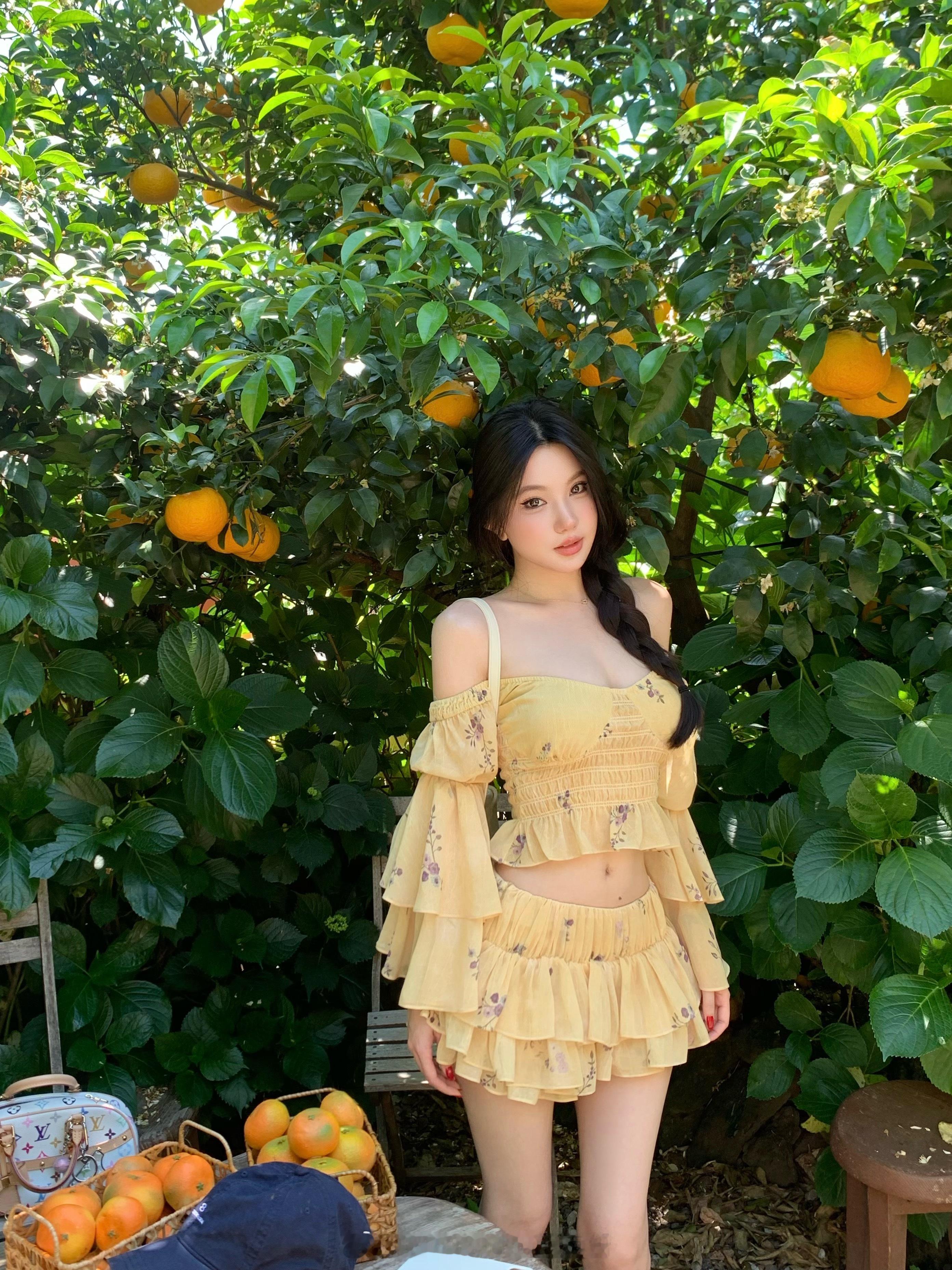 这套小碎花简直给我美完了！！ 这么明媚的颜色看得人心情甚是美妙˙ᗜ˙有做了打揽 