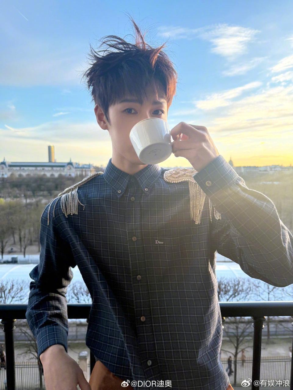 李昀锐王楚然看秀造型李昀锐王楚然dior看秀造型李昀锐王楚然dior看秀造型，好