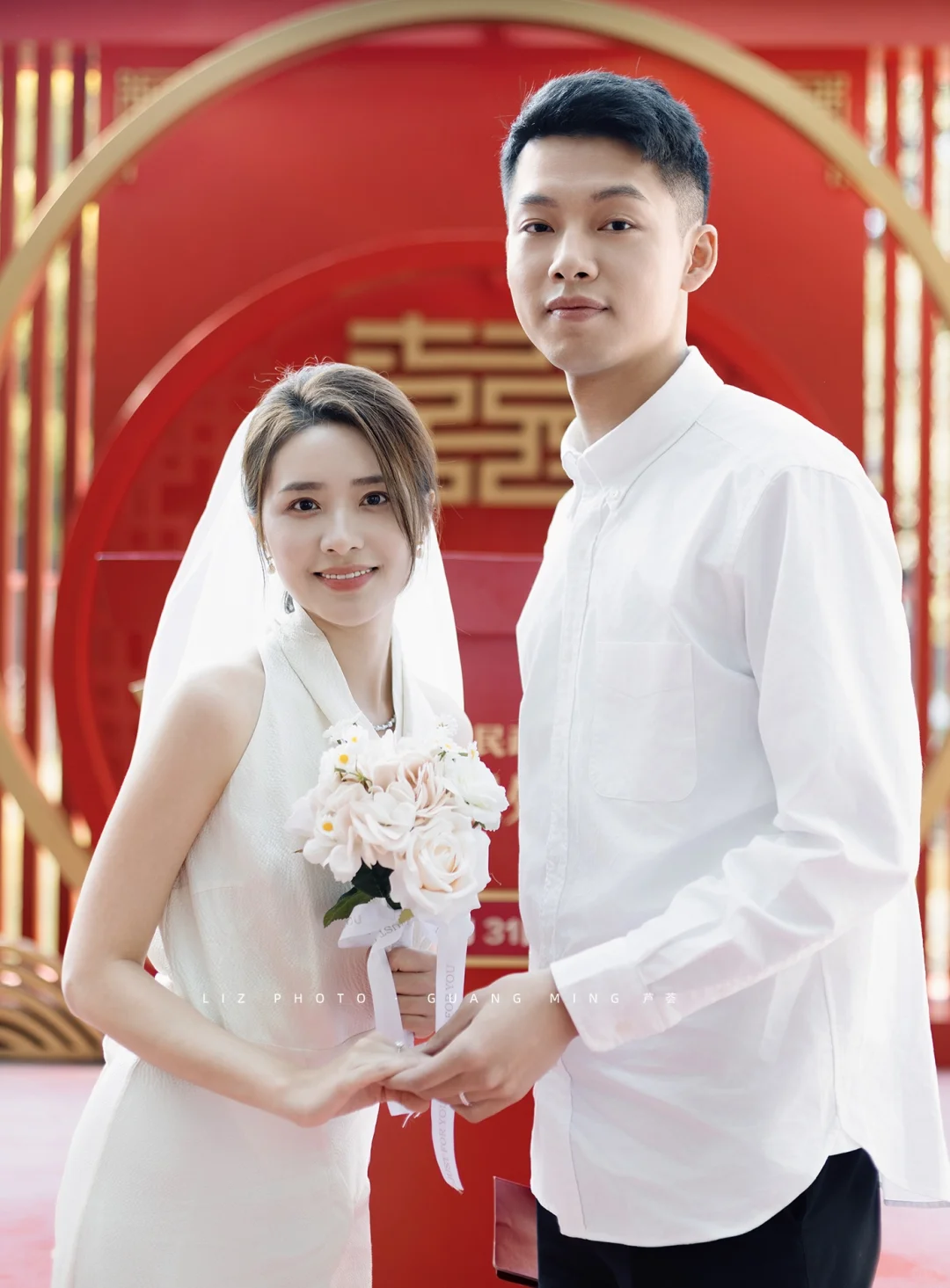 “甜的不是我们，是爱情❤️”深圳领证跟拍