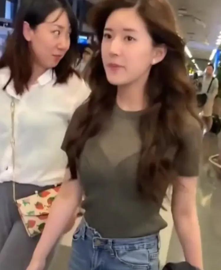 [舔屏][舔屏][舔屏]就喜欢这种又是少女又是少妇的感觉[泣不成声][泣不成声]