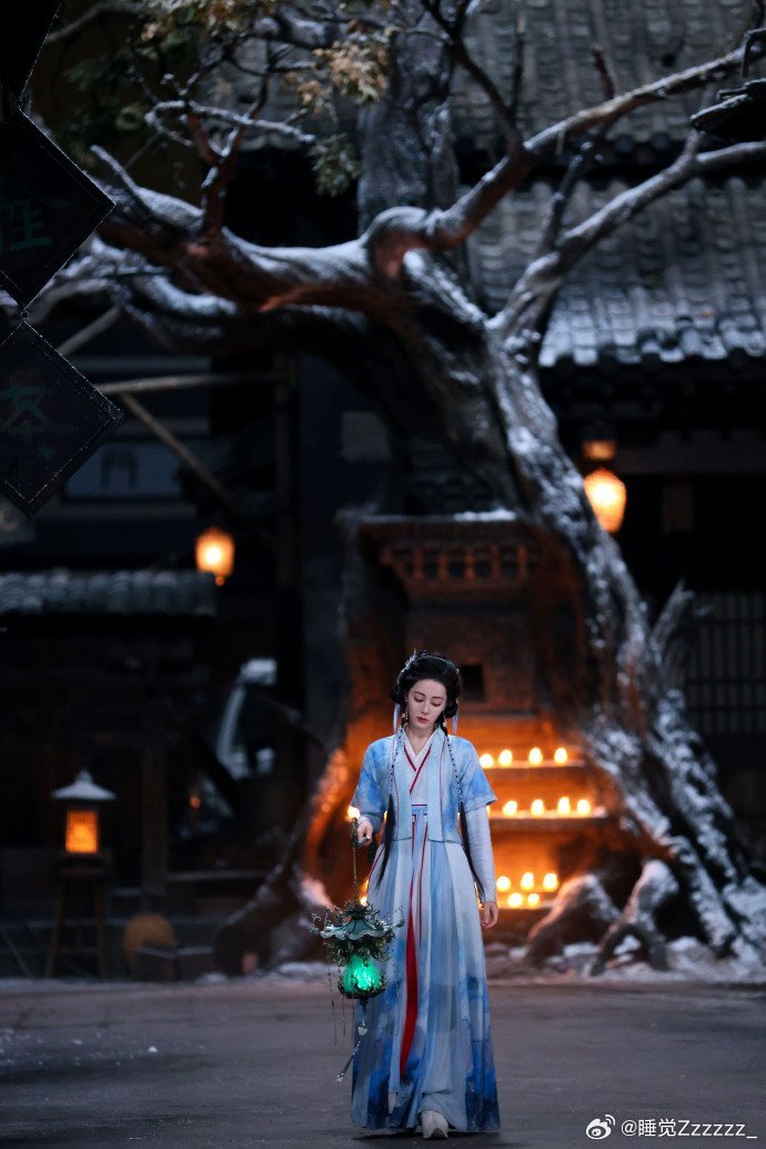 迪丽热巴回应腾讯视频腾讯视频在线辟谣贺思慕鬼话被贺思慕诡迷心窍的人不在少数，一句