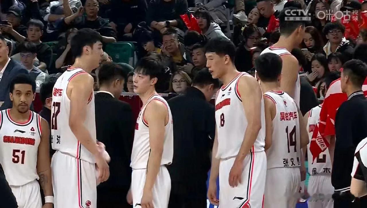 广东男篮108：119不敌山西男篮，盘点广东队输球的3大主因。

1. 首先就是