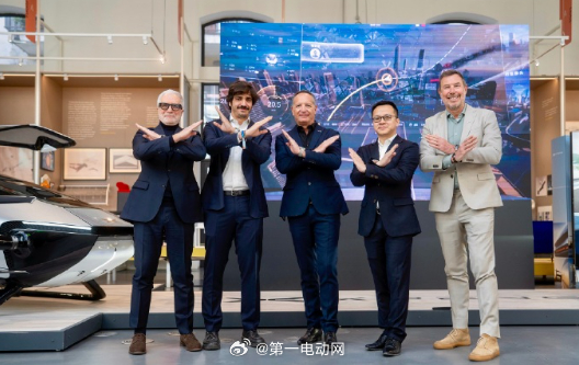小鹏汽车作为首批登陆2025米兰设计周的中国新势力车企，在文艺复兴之都掀起科技风