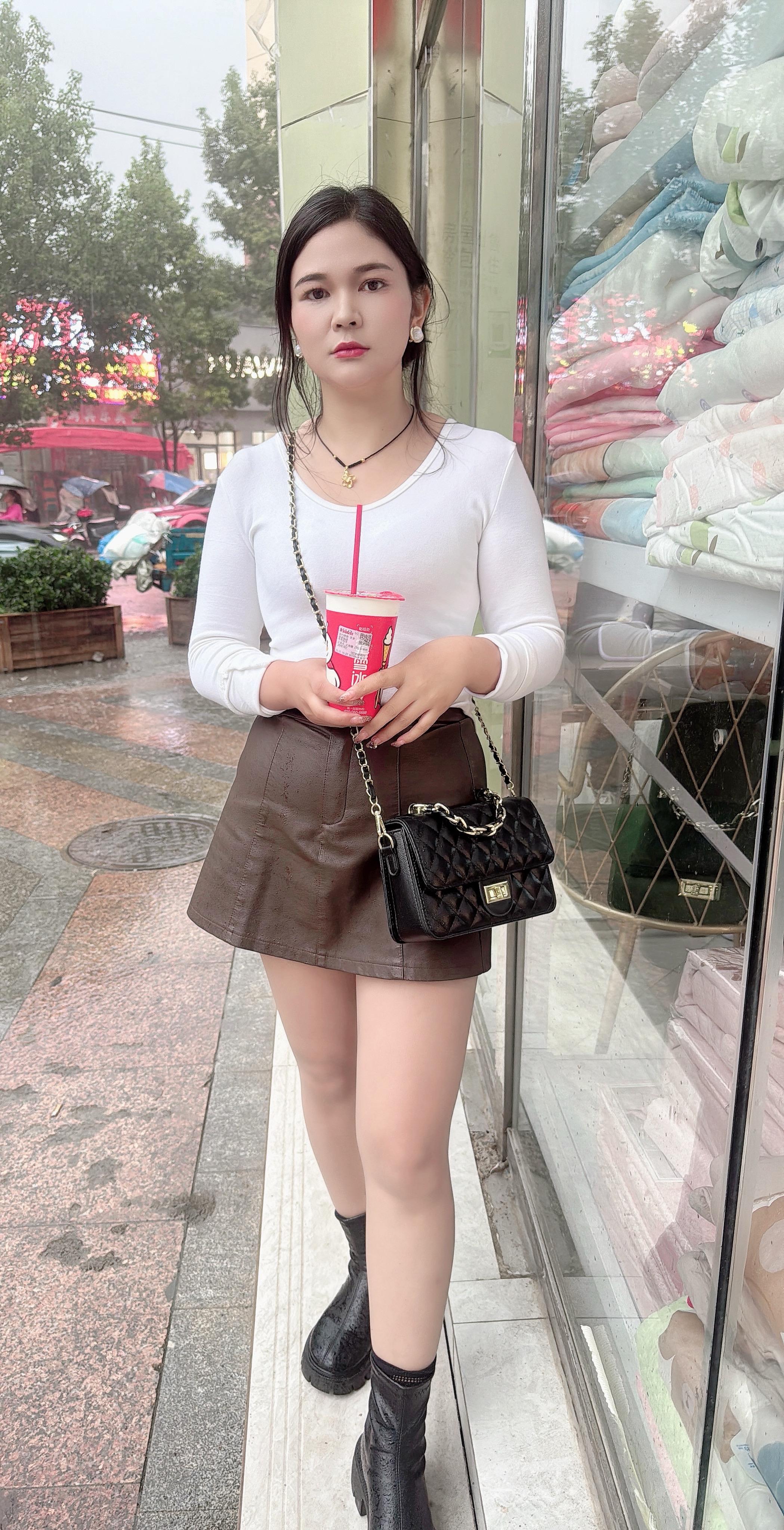 喜欢就关注我吧 一杯奶茶的快乐