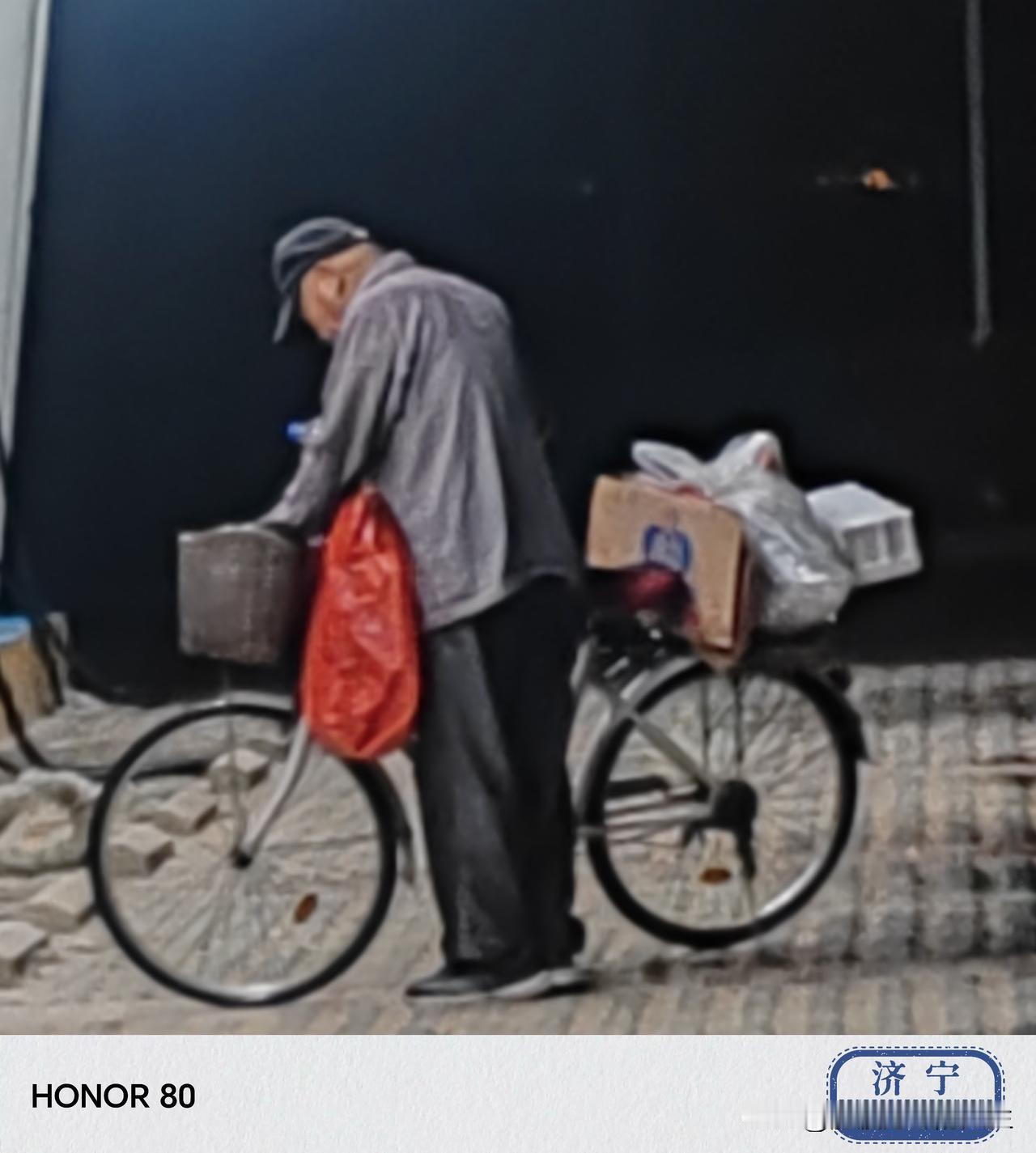 自己不攒养老钱,将来靠啥生活?
突然发现攒养老钱不一定自己用的上。

像我们这种