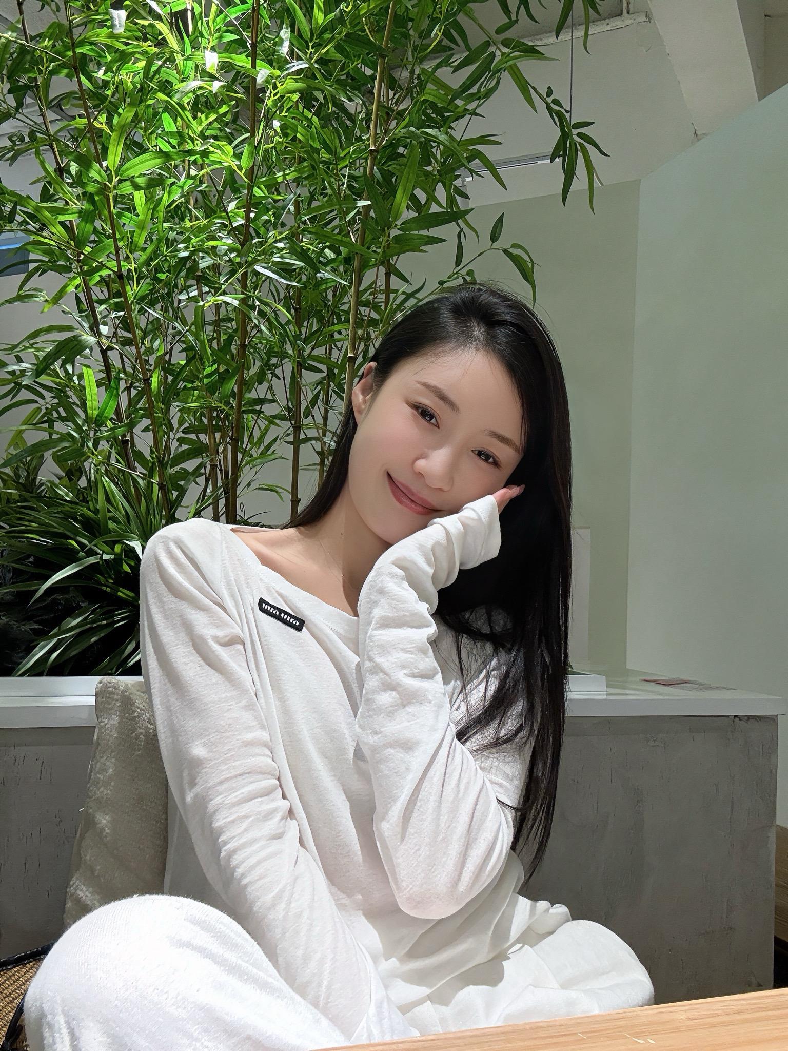 越来越好文案  简洁有力型：  1.步履不停，未来可期。祝我越来越好！...