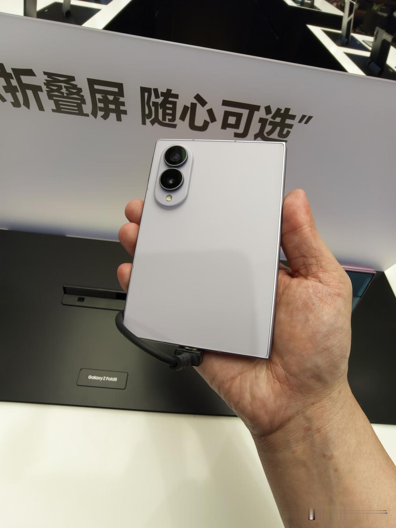 三星的外观这么精致
为啥在国内几乎看不到有人用？ ​​​