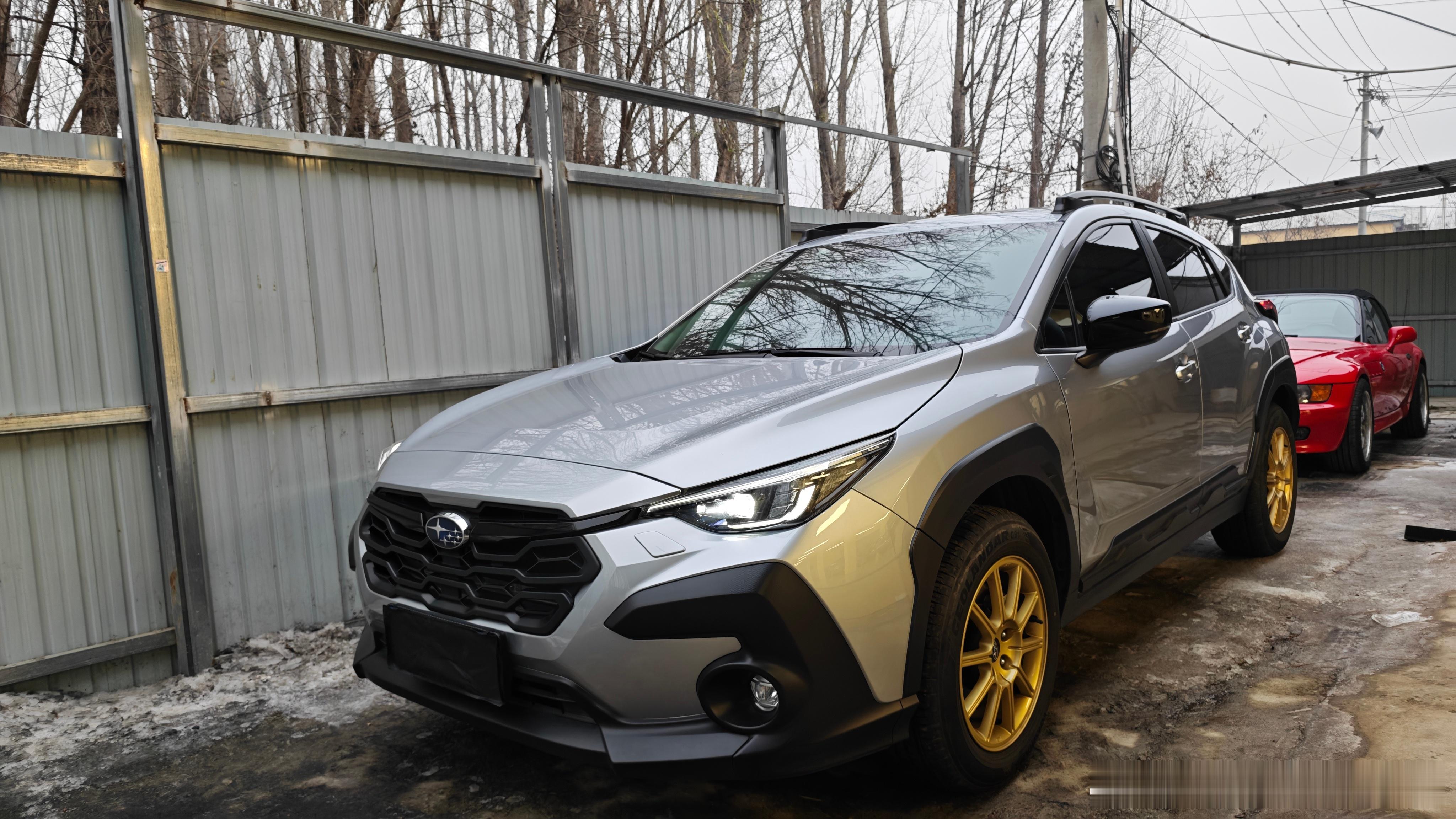 好久没发我的旭豹了，现在23400多公里了，雪地胎换起来，准备玩雪！ 