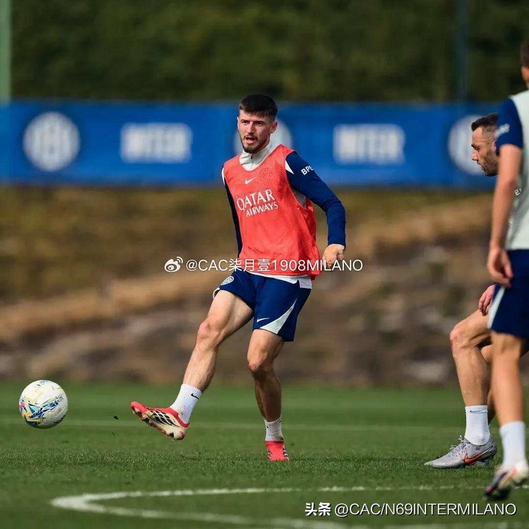 【国际米兰训练日】

首发球员健身房恢复体能，
替补，未出场球员正常参加训练，