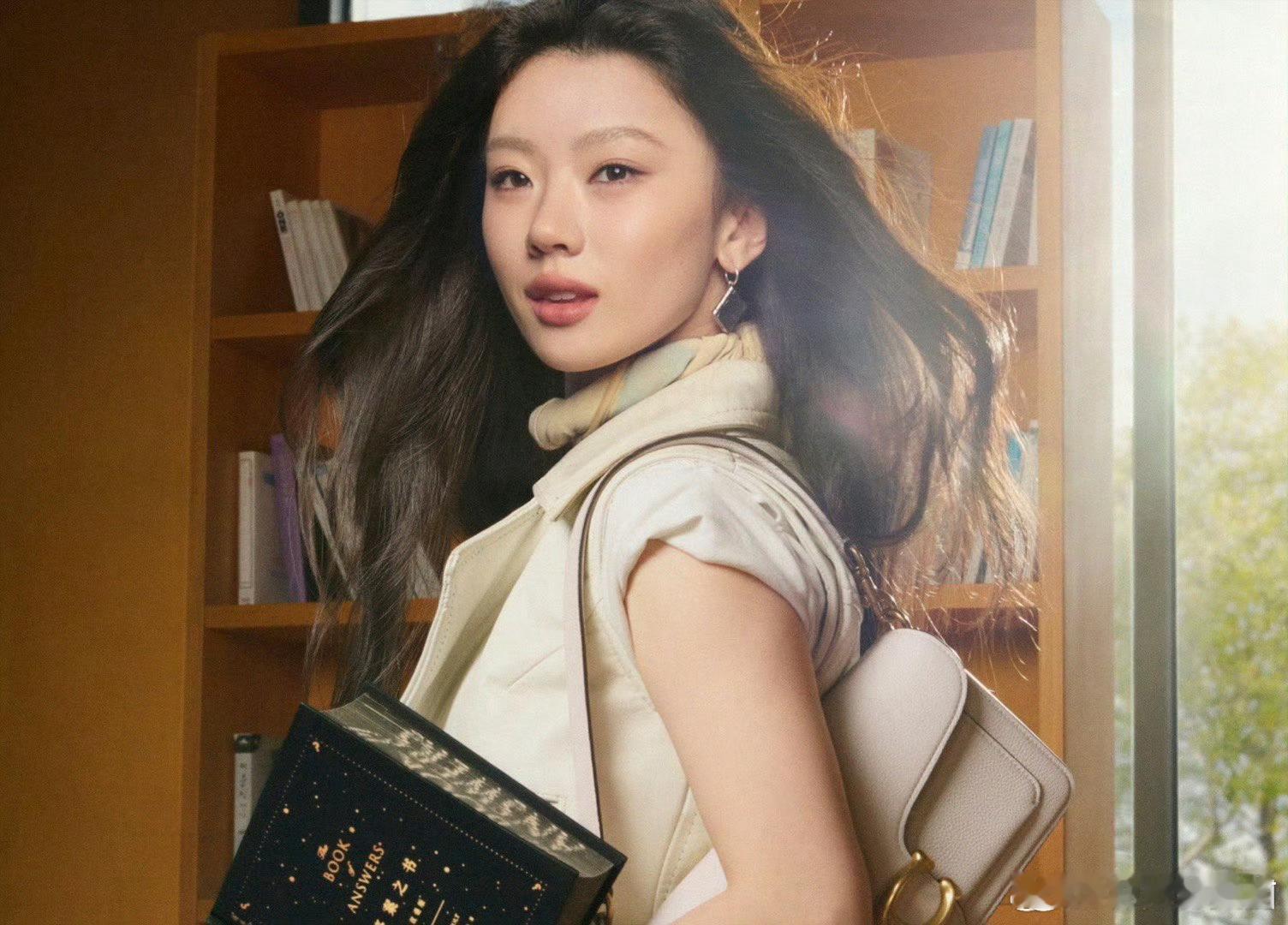 势头好猛，有爆曲有爆梗有爆舞台，新生代女歌手top，重点还又红又自由 