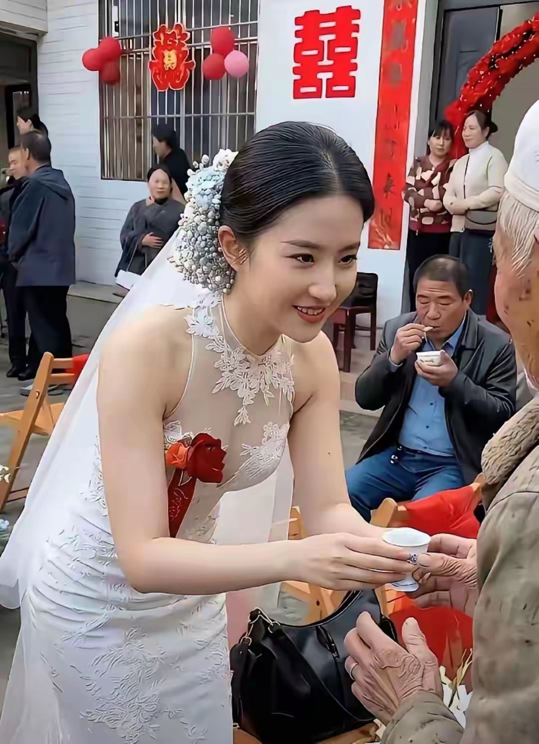 神似刘亦菲的新娘婚礼火遍全网！ 