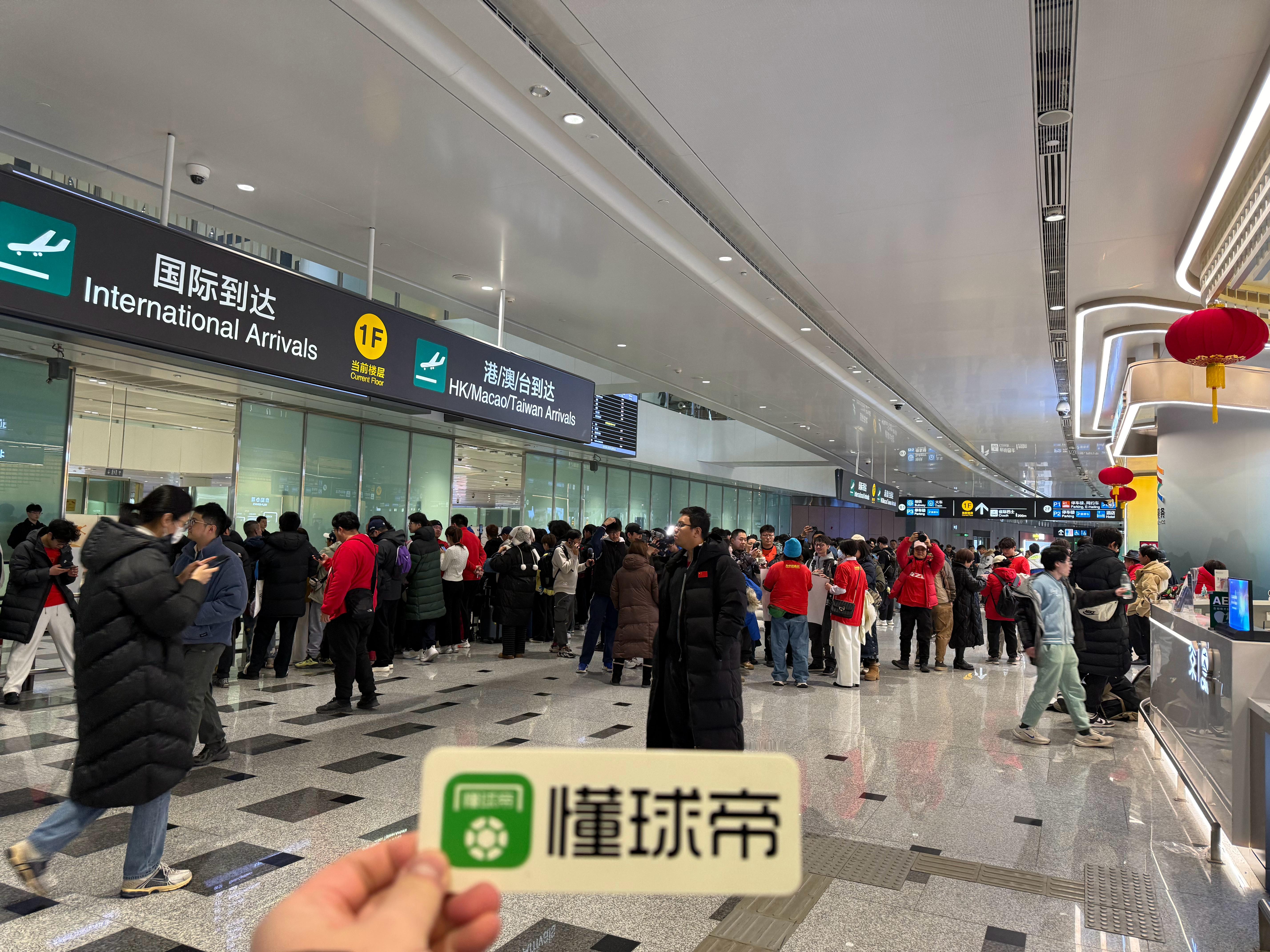 中午一睁眼就紧急出发，在接近低血糖的时候靠魔爪续上了命。anyway，欢迎回家u