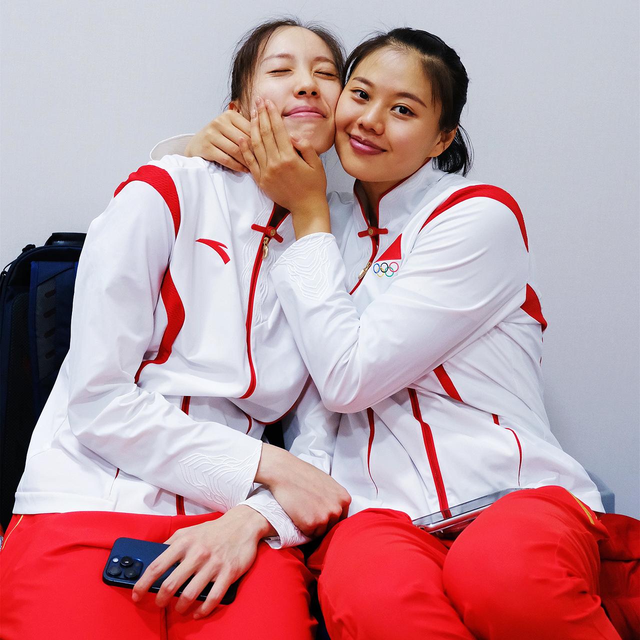 #中国女排#中国女排接应郑益昕更新了自己的社交媒体更新，分享了亚运会夺冠的喜悦。