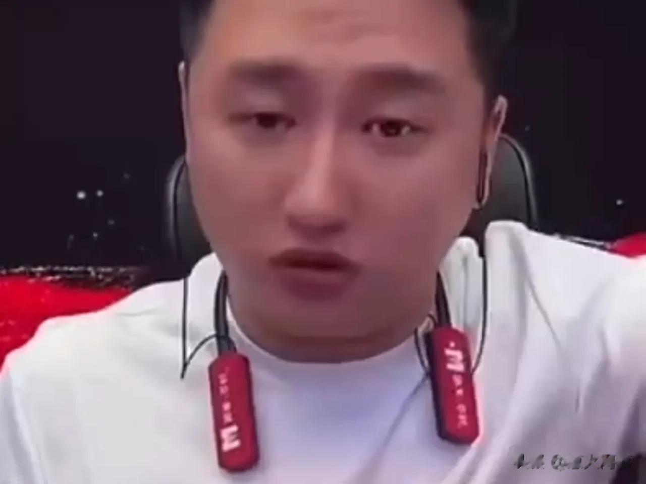 干起来了！东方阿保与山西幻影哥互相对骂。

早期，来自山西太原的幻影哥是以一名刷