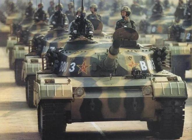 为何泰柬冲突中，中国的VT4大放异彩？
在最近泰柬边境冲突中，泰国陆军装备的中国
