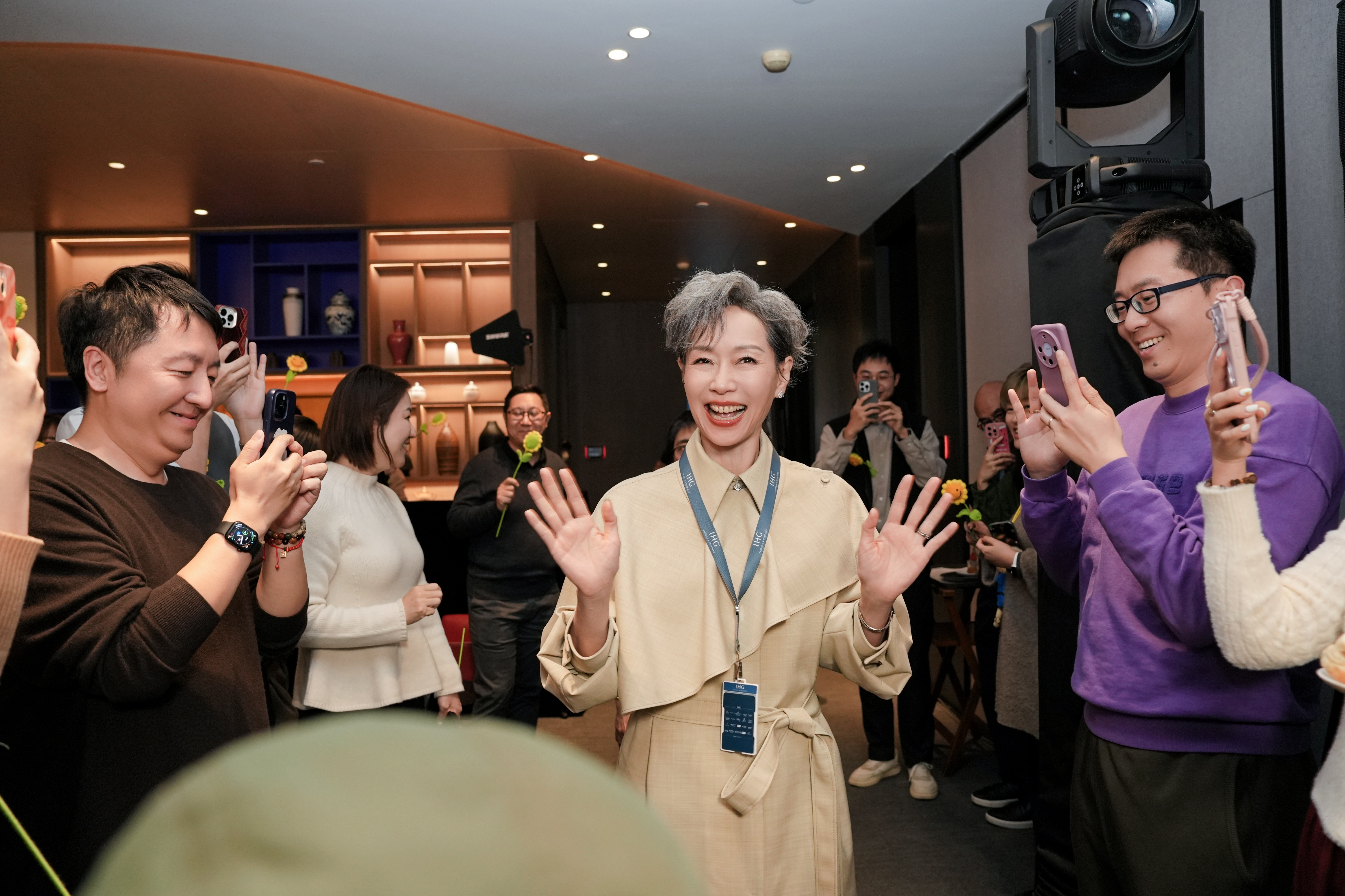 羡慕了！叶童居然来洲际酒店集团“上班”了！虽然是新同事，但她像老朋友一样和在场的