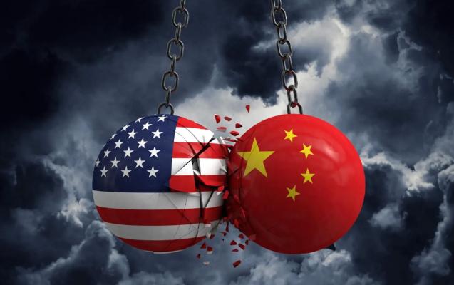 美国扣船很多人看红了眼，却不知道封锁台湾一步走错就是宣战！公海拦军火不是执法，是