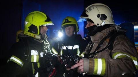 哈尔科夫遭袭超3小时：俄军打击能源设施，全城管道泄水保供暖
 

2月2日夜至3