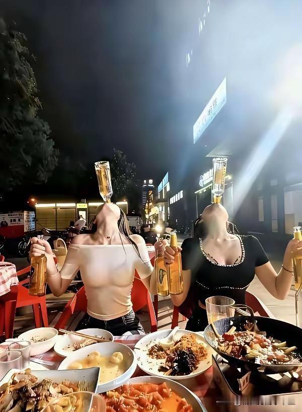 美女说喝的赢我们就嫁给你
彩礼都不要
娶这样的姑娘
会不会要钱不要命呀
年轻时候