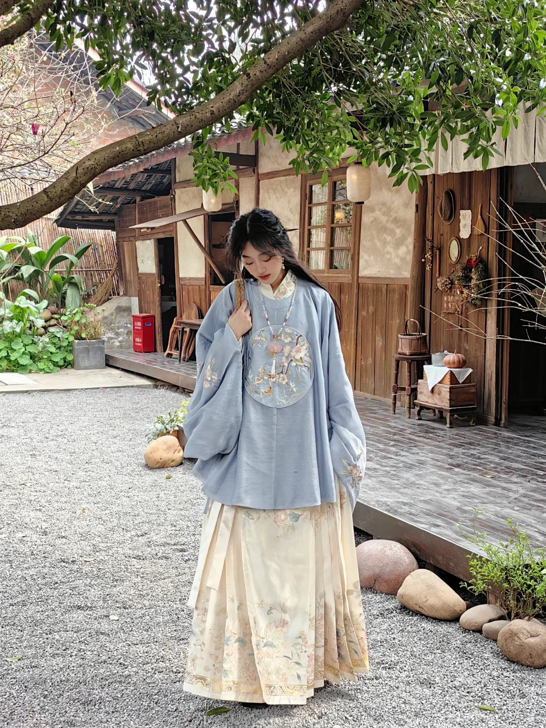 应该是被蛊惑了，要不然怎么