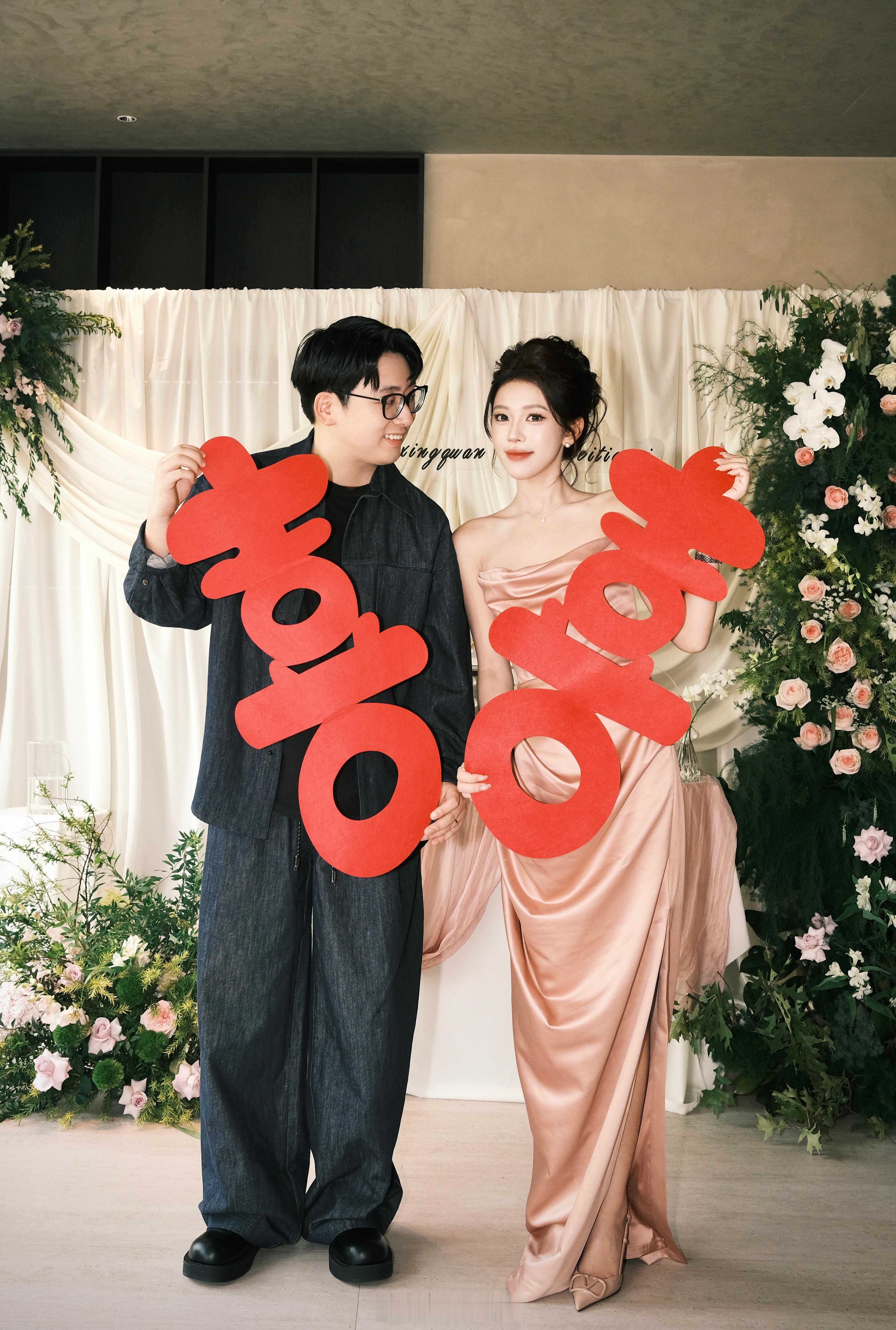 这里也发发 我们订婚啦嘿嘿！！❤️❤️❤️ ​​​