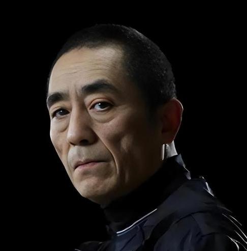 74岁的张艺谋，把北京700平的别墅抵押了。换回3000万现金。加上其他积蓄，他