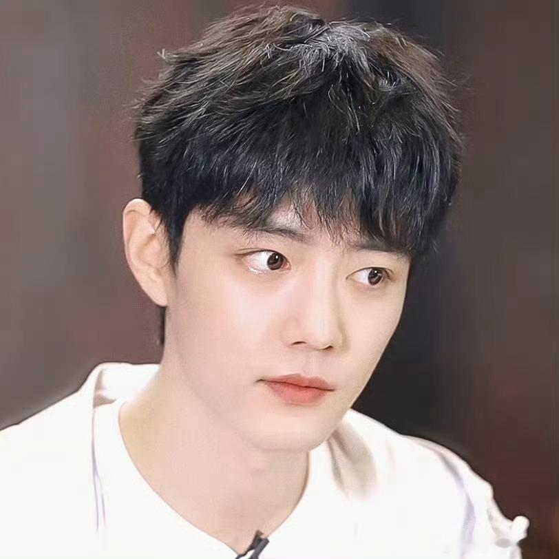 肖战李宁品牌全球代言人肖战  共赴一切皆有可能的未来自在随行，轻装出发，从容适意