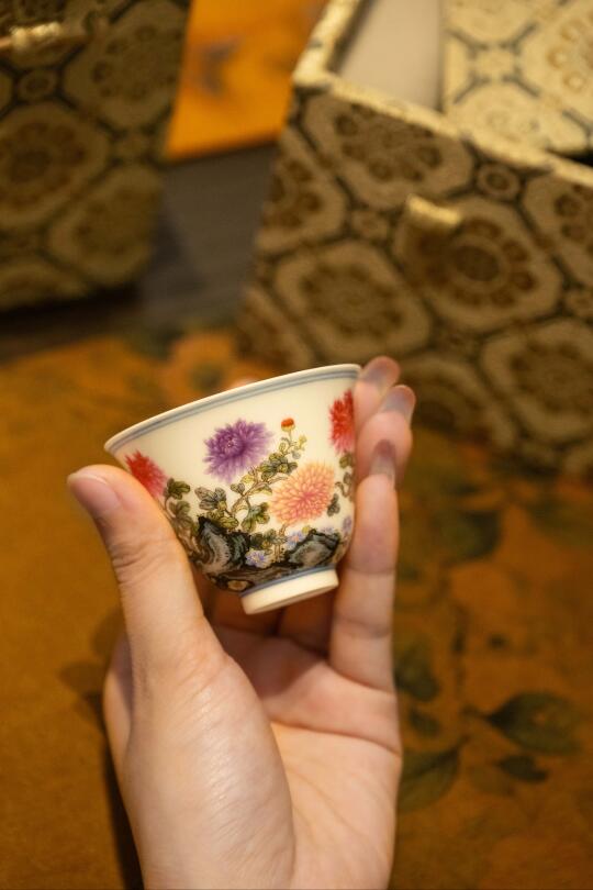 茶杯载着飞逝的时光