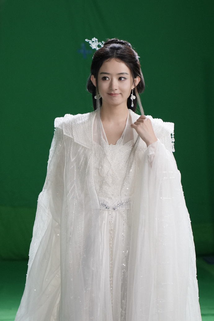 赵丽颖串台到碎梦仙君  赵丽颖串台到碎梦仙君了~怼脸拍的神！和一起开启新的一周吧